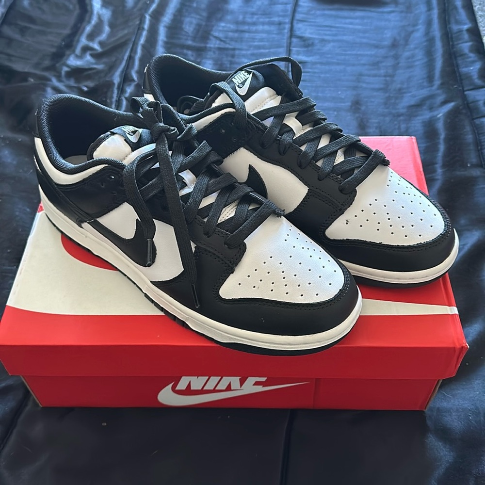 Brand New Panda Dunks. Size : 9.5 M / 11.5 W